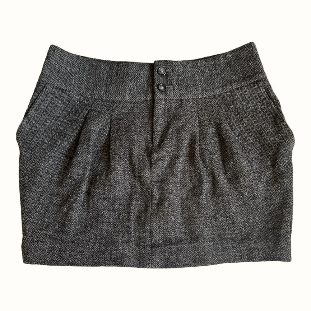 Banana Republic Y2K 100% Wool Karine Tailored Herringbone Mini Skirt Size 4 2010